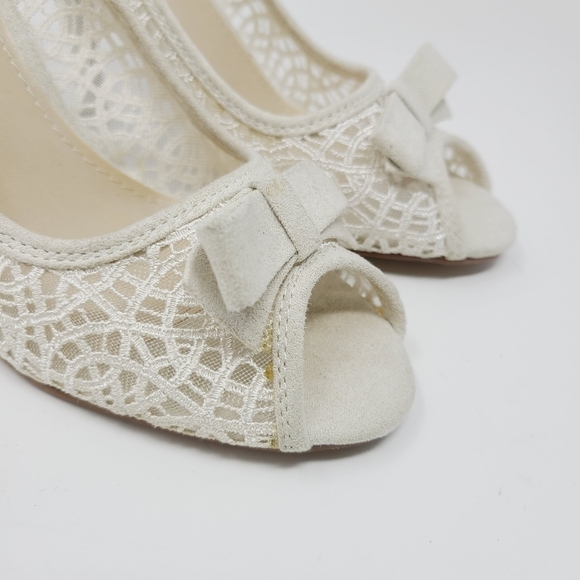 Rouge Helium | White Lace Design Aliyah Peep Toe Wedding Heels (Size 7.5) - Picture 4 of 13